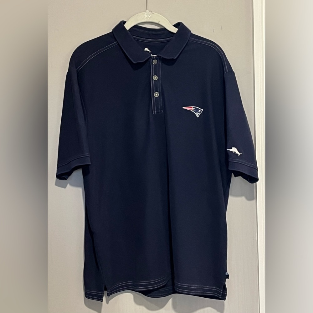 Tommy Bahama New England Patriots Navy Polo with contrast stitching Size Large